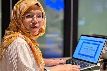 Cik Nurliyana Ahmad merupakan satu-satunya duta rasmi bagi aplikasi Canva di Singapura. 