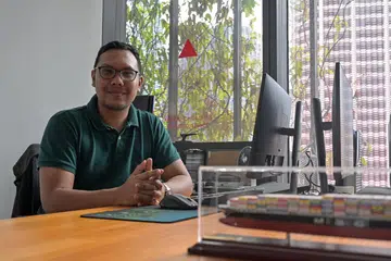 Sebagai ketua pegawai eksekutif Mascon Technologies, Encik Norhakim Mohamed Sanwan, mengetuai penciptaan penyelesaian digital untuk menyelaraskan aliran kerja pelaut, serta meningkatkan mutu hidup mereka di laut.