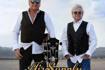 AIR SUPPLY: Dikenali kerana lagu cinta malar segar yang mekar hingga hari ini. - Foto INSTAGRAM AIR SUPPLY