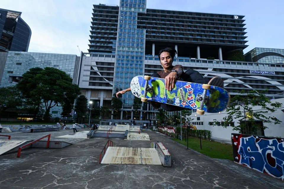 Sharil Effendy, papan selaju, sukan