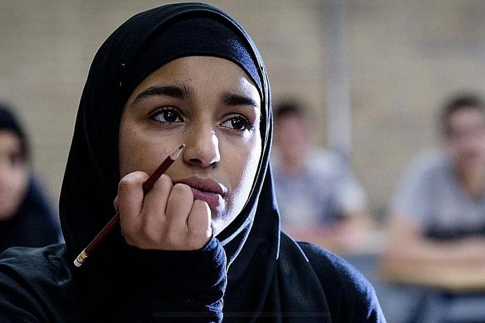 FILEM 'LAYLA M.': Filem 'Layla M.' ini mengisahkan perjalanan kerohanian seorang remaja perempuan berketurunan Maghribi di Belanda bernama Layla. Filem yang menjadi pilihan Belanda untuk Anugerah Academy ke-90 pada 2017 lalu ini telah ditayangkan pertama kali pada 10 September 2016 di Festival Filem Antarabangsa Toronto 2016, dan mendapat pujian para pengkiritk. - Foto NETFLIX