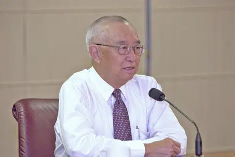 DIINGATI: Dr Hu ialah menteri kewangan paling lama berkhidmat. Mendiang memegang jawatan itu dari 1985 hingga 2001.