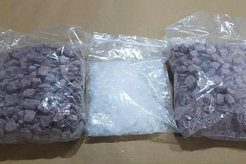 The heroin dan Ice yang dirampas daripada seorang penunggang motosikal dari Malaysia di Pusat Pemeriksaan Woodlands.