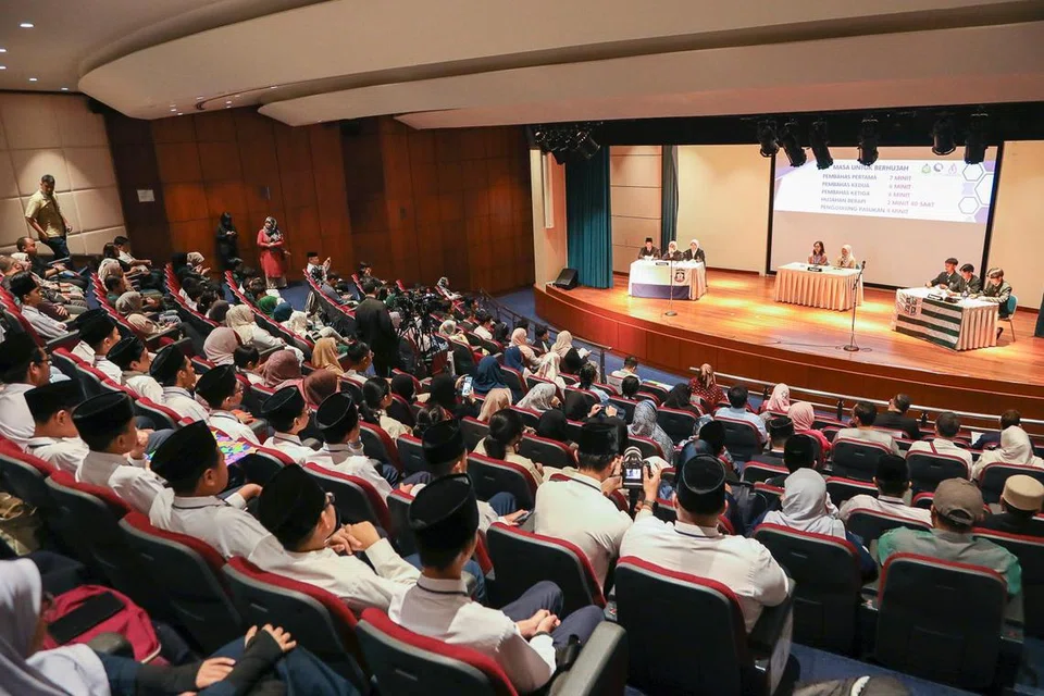 Pertandingan Bahas 4PM 2024 diadakan di Auditorium SingPost pada 2 Mac.