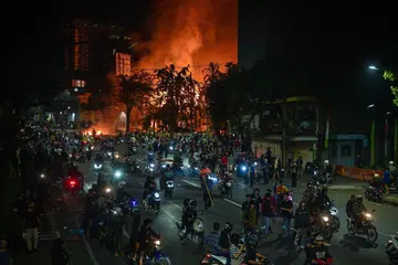 protes, surabaya