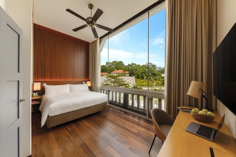 Peluang menang ‘staycation’ di hotel Oasia Resort Sentosa.