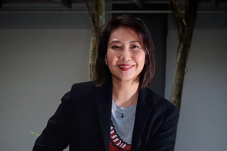 SHARON ISMAIL: Berpendapat bahawa keadaan (stereotaip kaum tertentu dalam drama Channel 5 dahulu) sudah berubah kini. Tembok stereotaip sudah dapat dipecahkan dengan kepekaan penulis naskhah drama untuk tidak kaitkan stereotaip tertentu pada watak Melayu, Cina atau India. - Foto BM oleh KHALID BABA