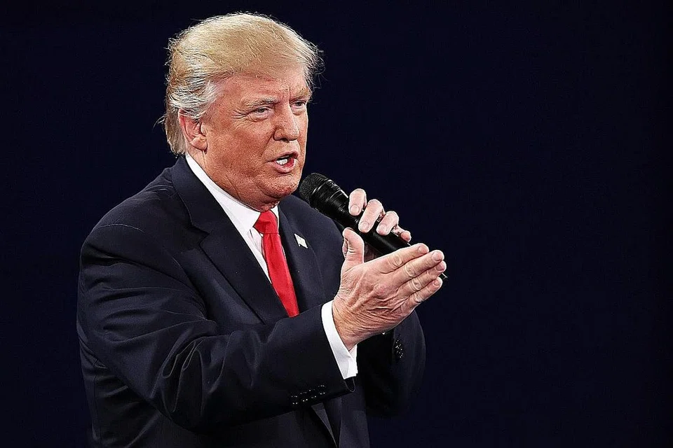 PRESIDEN KE-45 AMERIKA: Walau dipalit pelbagai kontroversi, Encik Donald Trump mencetus kejutan dengan memenangi pilihan raya presiden dan bakal menjadi presiden ke-45 Amerika Syarikat. - Foto AFP