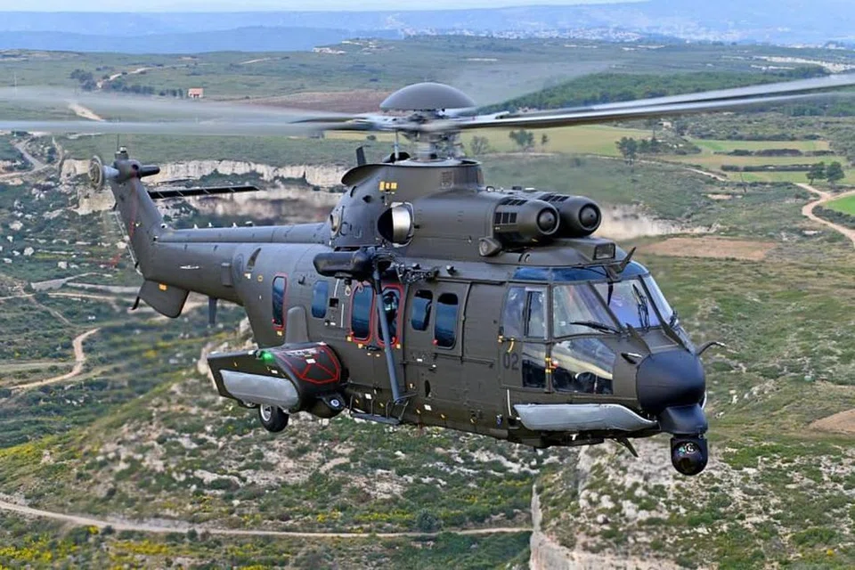 TIGA HELIKOPTER BARU: RSAF akan menerima penyerahan dan kiriman beberapa helikopter baru H225M bagi menggantikan Super Puma yang berkhidmat sejak 1983. - Foto FACEBOOK RSAF