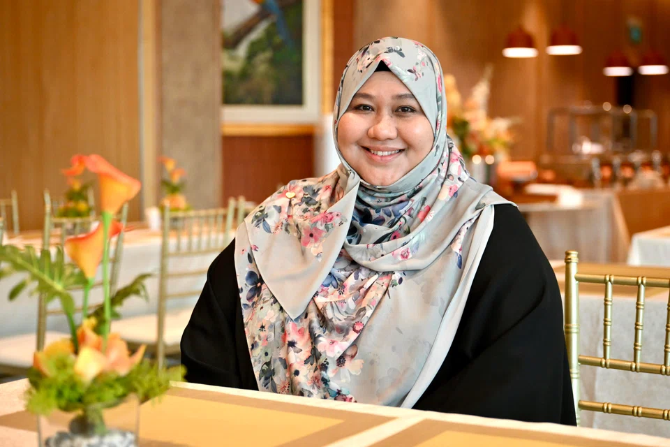 Ustazah Nurdiana, yang turut merupakan Pengerusi Majlis Alumni Alsagoff, berkata segala sumbangan alumni madrasah amat penting dalam mengekalkan masa depan pelajar madrasah itu.