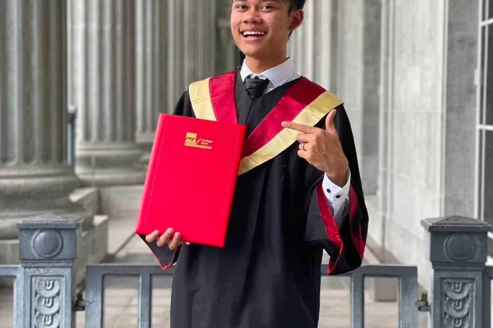 Encik Muhamad Faiz Zufairi Mohamed tidak putus asa untuk teruskan belajar kejururawatan setelah lulus Intitut Pendidikan Teknikal College East pada awal 2023.