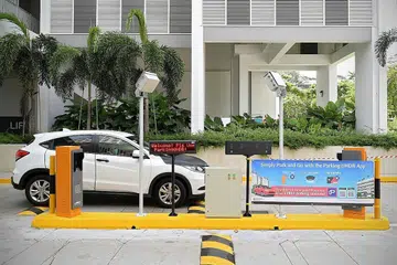 TIADA LAGI PALANG KELUAR MASUK: Antara ciri utama sistem letak kereta generasi baru yang diperkenal di projek perumahan Northshore Residences I dan II di Punggol termasuk meniadakan palang gantri di pintu keluar dan masuk tempat letak kereta bagi memastikan pengalaman meletak kenderaan lebih mudah dan lancar. - Foto BH oleh NG SOR LUAN