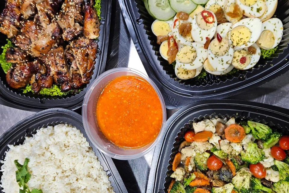 Set Nasi Ayam Konjac Keto dari Hanaketo Pte Ltd ini dikatakan rendah karbohidrat, tanpa gula dan hampir bebas gluten.