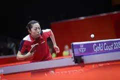TEBUS KEKECEWAAN: Yu Mengyu yang tewas kepada pemain India, Manika Batra dalam final tenis meja wanita di Sukan Komanwel Gold Coast berazam untuk menebus kekecewaan itu. - Foto BH oleh ONG WEE JIN