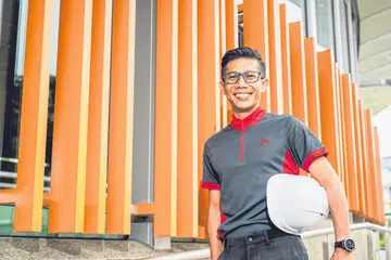 DAKI TANGGA KERJAYA: Encik Muhammad Mulyadi Abdul Rahim mempunyai pengalaman luas sepanjang kerjaya selama 21 tahun dalam industri rel. - Foto SMRT