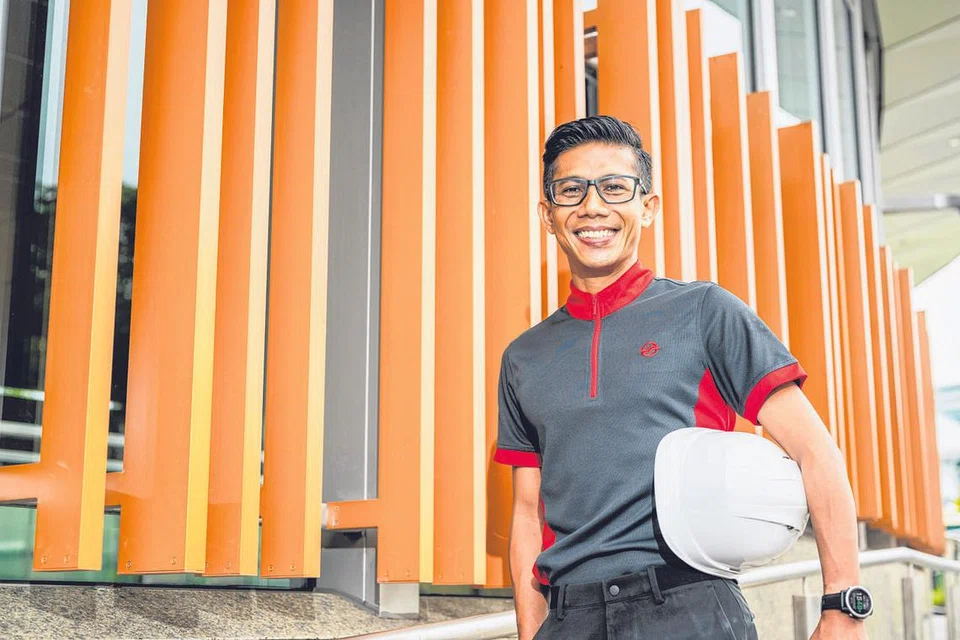 DAKI TANGGA KERJAYA: Encik Muhammad Mulyadi Abdul Rahim mempunyai pengalaman luas sepanjang kerjaya selama 21 tahun dalam industri rel. - Foto SMRT