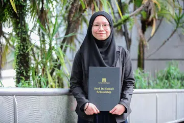 Cik Nur Zahratul Humaira, 20 tahun, menganggap peluang yang diberikan sebagai penerima Biasiswa Syed Isa Semait, satu tanggungjawab yang mulia walaupun berat.
