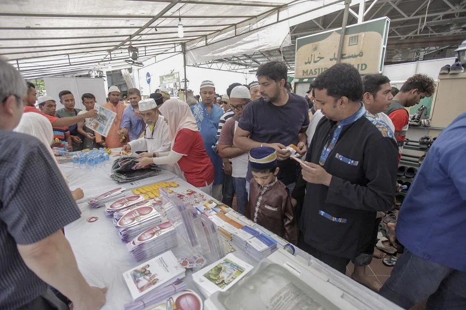 TINGKAT KESEDARAN: NKF mengadakan pameran untuk meningkatkan kesedaran tentang penyakit buah pinggang di Masjid Khalid pada 19 April 2019.