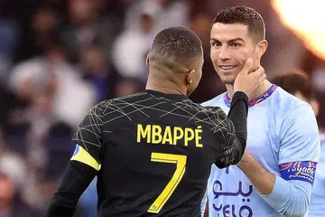 BINTANG BRAZIL: Turut beraksi ialah pemain PSG Neymar dari Brazil yang gagal menyempurnakan sepakan penalti. - Foto AFP