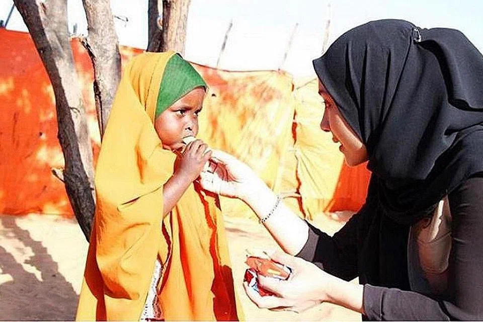 TERKESAN: Elfaeza Ulhaq lebih prihatin terhadap kehidupan golongan kurang berkemampuan terutama selepas beliau mengunjungi dan bertemu sendiri kanak-kanak miskin di Somalia. - Foto ihsan ELFAEZA UL HAQ