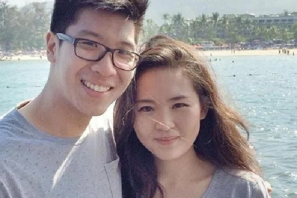 Cik Wayan bersama suaminya, Encik Arif Soemarko. 