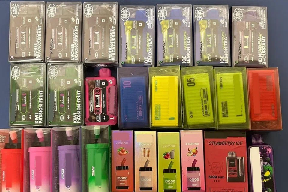 BARANGAN HARAM DIRAMPAS: Anggaran nilai pasaran bagi e-vaporiser dan komponen yang dirampas dianggarkan lebih daripada $200.