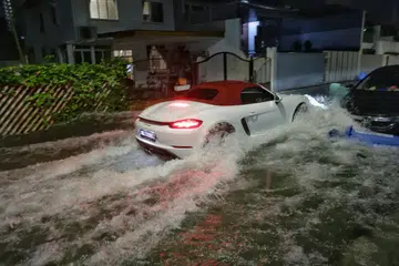 PUB berkata pemandu harus mengelak daripada memandu apabila paras air naik setinggi bebendul jalan, atau apabila tanda jalan tidak lagi kelihatan.