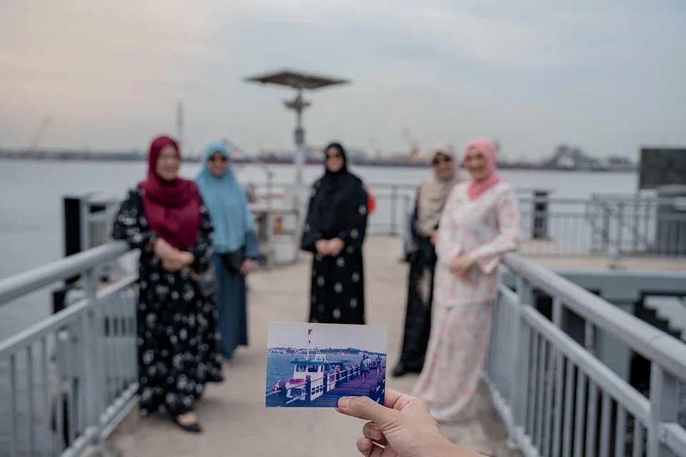 Jeti Punggol merupakan tempat pelabuhan bot ‘Symphony’ yang pernah dipandu arwah ayah mereka, Allahyarham Ismail Awang.