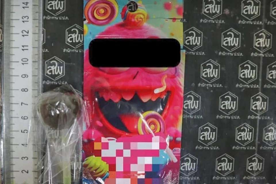 Dadah dalam bentuk gula-gula yang lebih dikenali dengan nama ‘party lollipop’ atau ‘drunk lollipop’ dijual secara terbuka di saluran media sosial di Thailand.