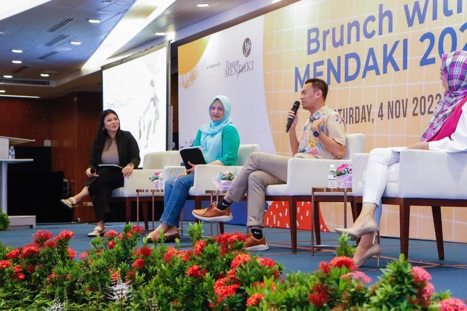 (Dari kiri) Cik Natasha Faisal, Cik Nur Sabariah Ibrahim, Dr Wan Rizal dan Cik Nura J di acara ‘Brunch with Mendaki’ di Pusat Konvensyen Suntec City pada Sabtu.