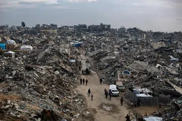 Penduduk Palestin di bandar Beit Lahia, yang telah musnah di utara Gaza, meneruskan kehidupan meskipun dalam serba kekurangan dalam bulan Ramadan.