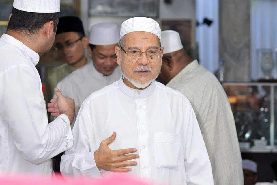 Allahyarham Ustaz Md Salleh Abdul Hamid, 82 tahun, menghembuskan nafas terakhir sekitar 4.50 pagi di Hospital Tan Tock Seng pada 19 Oktober lalu, bersamaan dengan 12 Rabiulawal. 