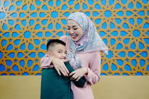 Cik Nurul Jannah Hamzah tidak menyangka anak bongsunya, Aryan Ibraheem Rifdi, yang mempunyai autisme, disambut mesra ketika mengikuti kuliah agama di Masjid Darul Ghufran baru-baru ini.