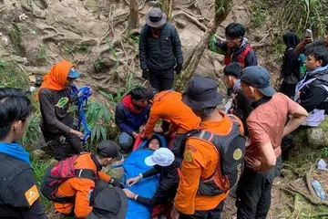 pendaki cedera