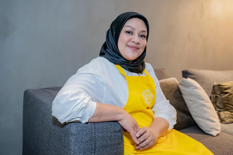 PENGGEMAR PENCUCI MULUT: Peserta MasterChef (Musim Keempat), Cik Tina Amin, yang mahir menghasilkan kek berhasrat membuka kafenya sendiri. 