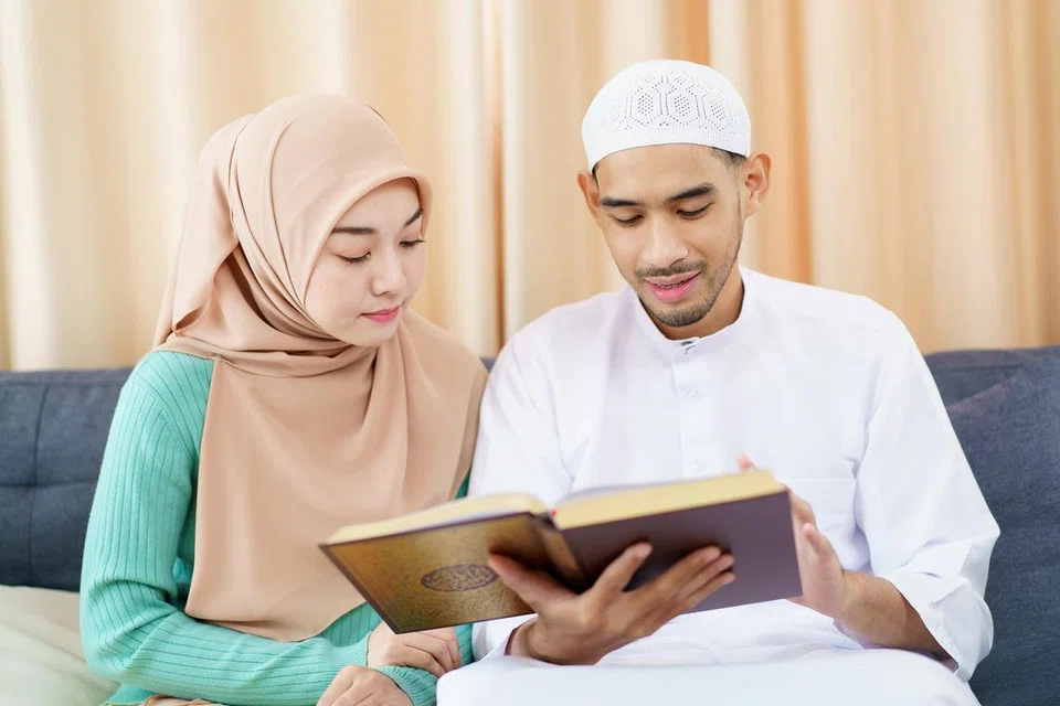 Surah Ali Imran ayat 23 hingga 29 menjadi peringatan tentang pentingnya ilmu. Jika ia tidak disertai dengan taufik dan ketaatan, ia tidak akan membawa kebaikan pada hari kiamat.