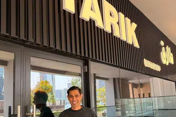 teh tarik, Dubai, perniagaan Singapura