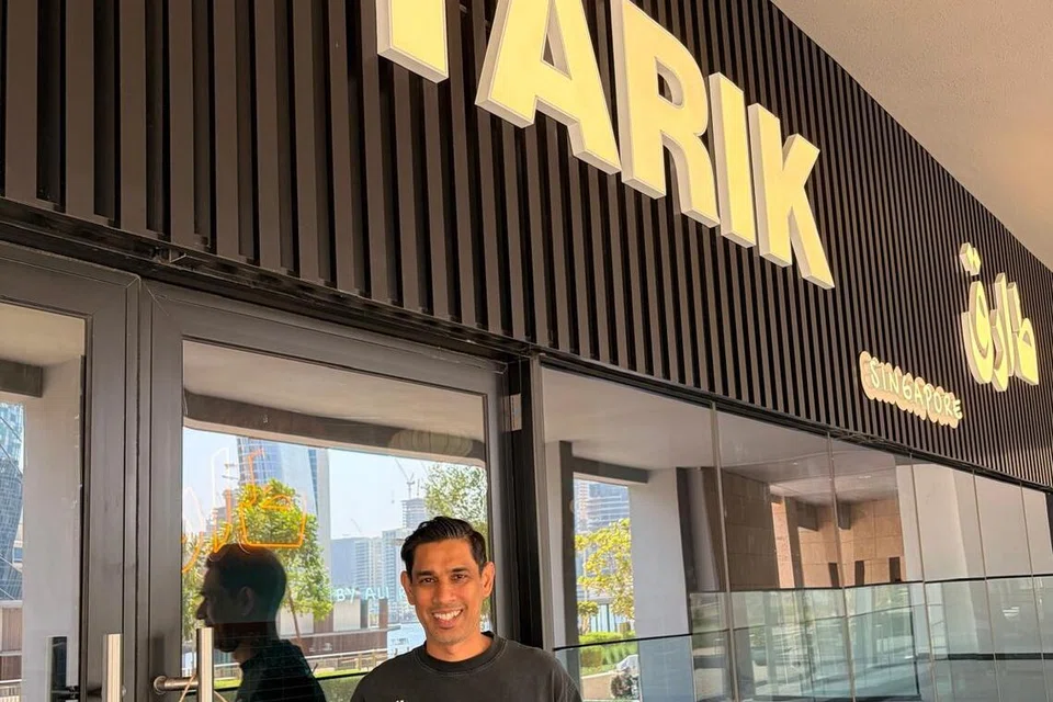 teh tarik, Dubai, perniagaan Singapura
