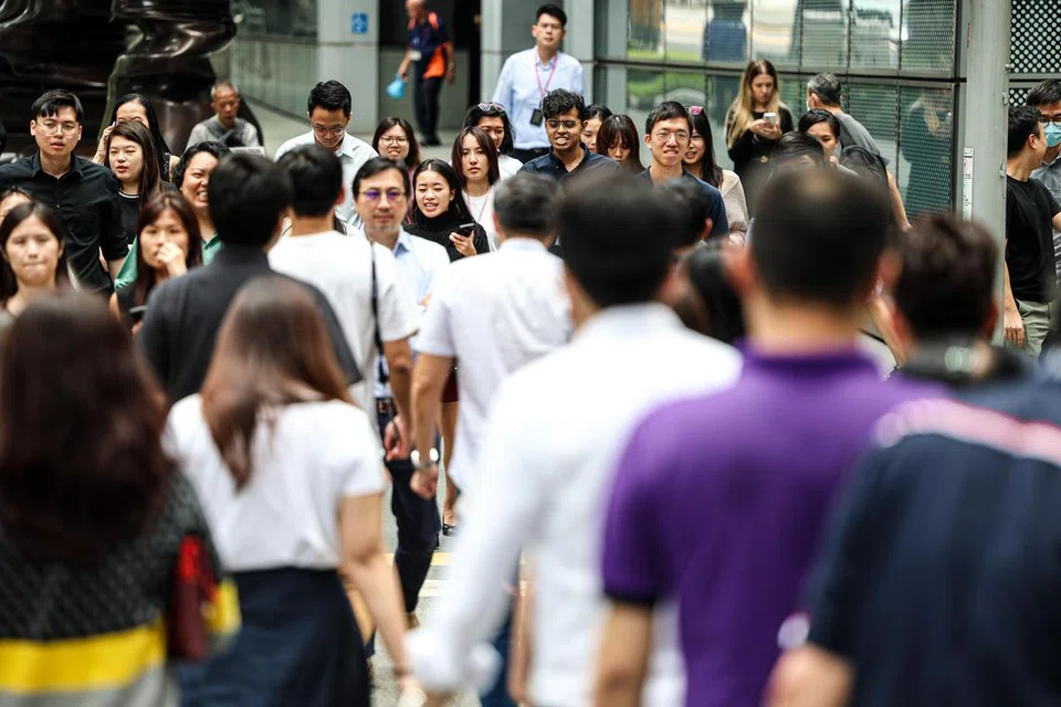 Institut Jurutera Singapura (IES) sedang bekerjasama dengan Politeknik Singapura untuk menubuhkan sebuah pusat penilaian. 