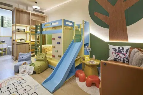 SELESA: Bilik suite Keluarga Citadines Connect City Centre mempunyai katil dua tingkat dan satu katil yang boleh ditarik keluar, jadi hingga tiga kanak-kanak boleh tidur dengan selesa di sini.