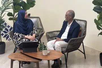 Menteri Bertanggungjawab bagi Ehwal Masyarakat Islam, Encik Masagos Zulkifli Masagos Mohamad (kanan), berkongsi tentang perkembangan yang boleh dijangkakan masyarakat Melayu/Islam dalam lima tahun akan datang semasa wawancara ‘Sembang’ bersama Berita Harian (BH) pada 28 April. Bersama beliau ialah Timbalan Editor Berita BH, Cik Nur Adilah Mahbob. Video ‘Sembang’ boleh ditonton di wadah media sosial BH mulai 30 April. 
