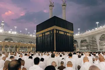 Sepasang kain putih tidak berjahit yang melambangkan kesucian, kesatuan, dan kerendahan hati - kain ihram akai akan dikitar semula oleh sebuah syarikat di Arab Saudi bagi menyokong pemeliharaan alam sekitar melalui kaedah mesra bumi.