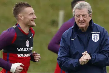 BINTANG TERANG: Jamie Vardy (kiri) menyerlah dalam jersi England sejak diundang ke pasukan oleh pengurus Roy Hodgson. - Foto REUTERS