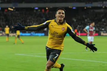 Penyerang Chile, Alexis Sanchez, pernah beraksi untuk pelbagai kelab lain termasuk Manchester United, Inter Milan dan Marseille, serta menghabiskan musim lalu bersama kelab La Liga, Sevilla.