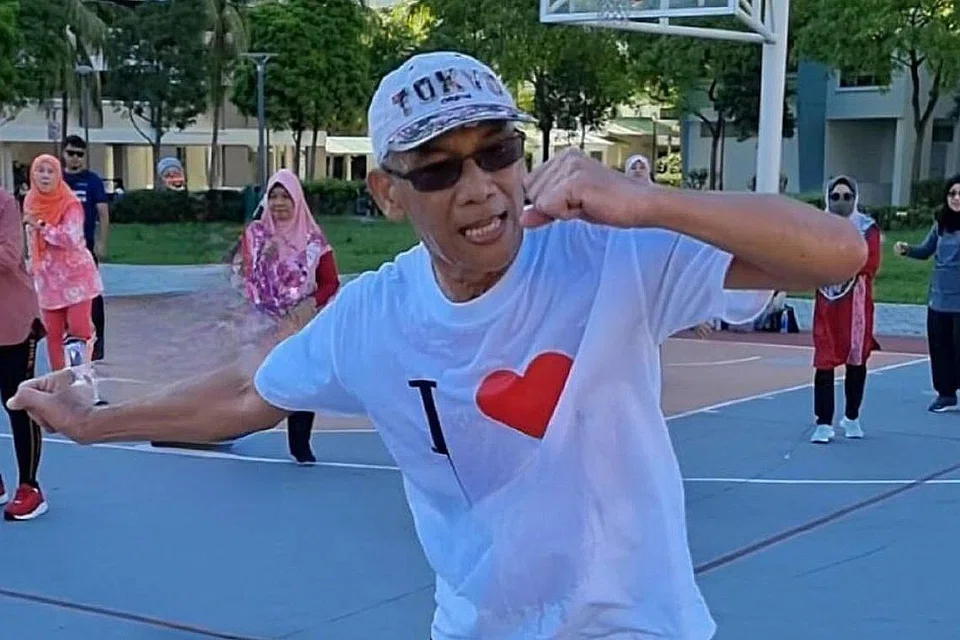 ‘Mr The Great Singapore Workout’, Encik Khairi Supani, teruskan misi menggalak ramai mengamalkan gaya hidup sihat dengan senaman menyeronokkan diiringi lagu antarabangsa dari Thailand, India, China dan dunia Melayu.