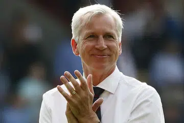 ALAN PARDEW: Taktik serangan balas Palace memberi kelebihan. - Foto REUTERS