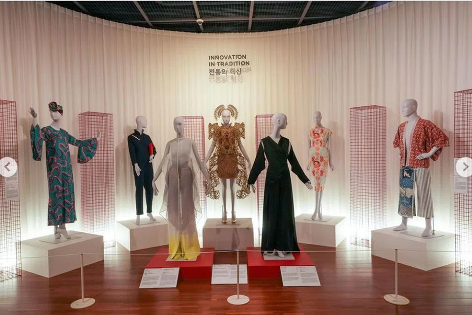 GERBANG DUNIA: Pereka fesyen kontemporari tempatan, seperti Thomas Wee, Ashley Isham dan Andrew Gn, akan mempamerkan trend fesyen terkini Singapura di Busan dan Seoul sebagai sebahagian daripada edisi ketiga #SGFASHIONNOW.