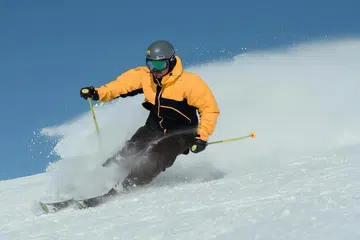 Kegiatan ski terus menjadi pilihan popular sewaktu musim sejuk.