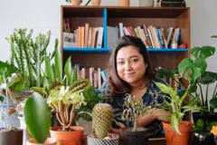 BERSYUKUR DAPAT BANTUAN: Menurut Cik Shaza, dengan pendanaan stART, ia telah memberinya peluang untuk memberi tumpuan kepada perkara yang lebih penting dengan pengambilan pekerja sambilan masa. - Foto A. SYADIQ