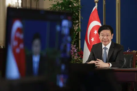 Perdana Menteri Lawrence menyandang tugas berat sebagai Perdana Menteri untuk membawa Singapura ke tahap selanjutnya. 